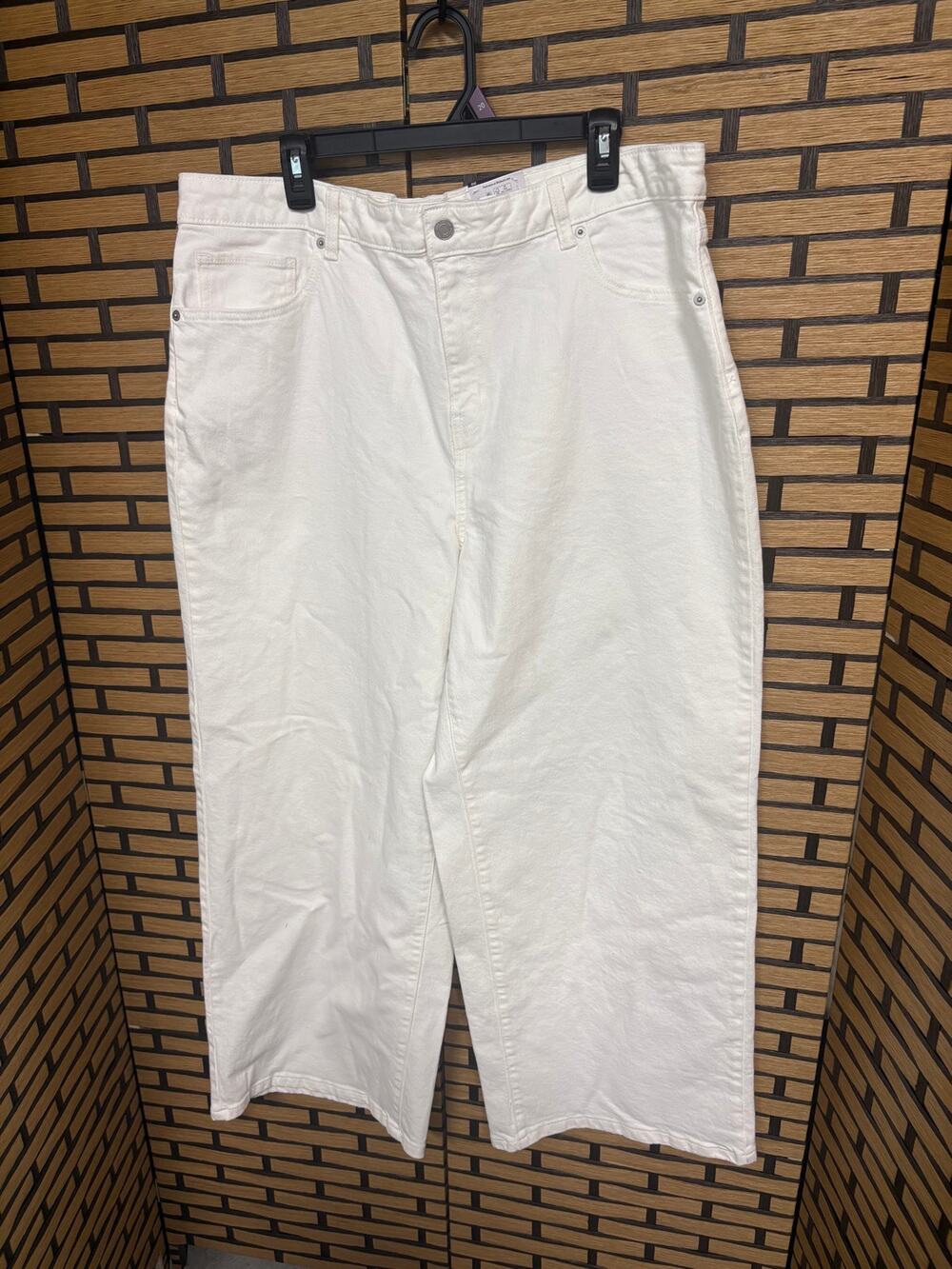 Time & Tru White High Rise Wide Leg Jeans Size 20